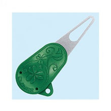 Load image into Gallery viewer, Yarn Threader (Clover)