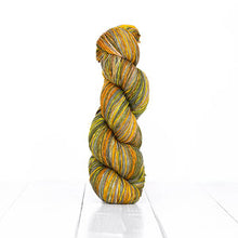 Load image into Gallery viewer, Anica Shawl Kit (Urth Yarns)