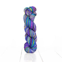 Load image into Gallery viewer, Anica Shawl Kit (Urth Yarns)