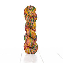 Load image into Gallery viewer, Anica Shawl Kit (Urth Yarns)