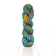 Load image into Gallery viewer, Anica Shawl Kit (Urth Yarns)