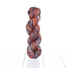 Load image into Gallery viewer, Anica Shawl Kit (Urth Yarns)
