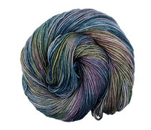 Load image into Gallery viewer, Alice DK (Wonderland Yarns)
