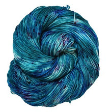 Load image into Gallery viewer, Alice DK (Wonderland Yarns)
