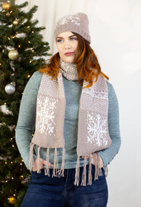Chai Latte Hat and Scarf Kit (Universal Yarn)