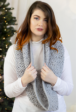 Load image into Gallery viewer, Falling Snow Cowl (Universal Yarn)
