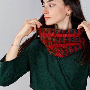 Yule Plaid Scarf or Cowl Kit (Urth Yarns)