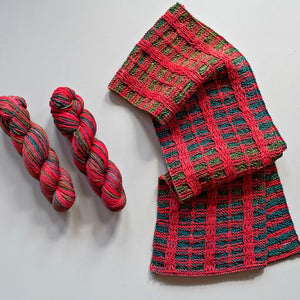 Yule Plaid Scarf or Cowl Kit (Urth Yarns)