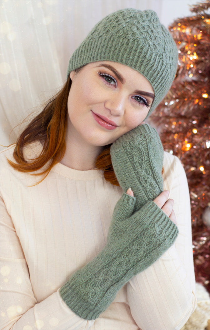 Sugar and Sage Hat and/or Mitts Kit (Universal Yarn)