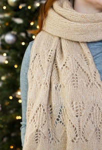 Tinsel Stole Kit (Universal Yarn)